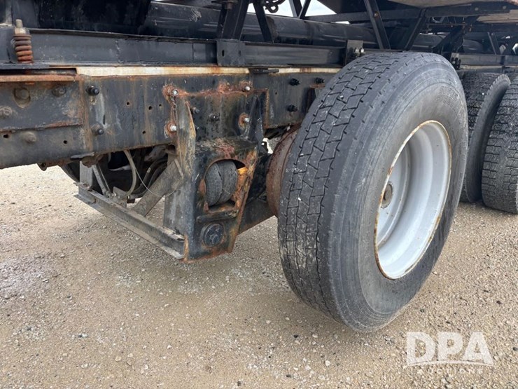 2000-mack-truck-(dr12562-unit-a59)-image-12