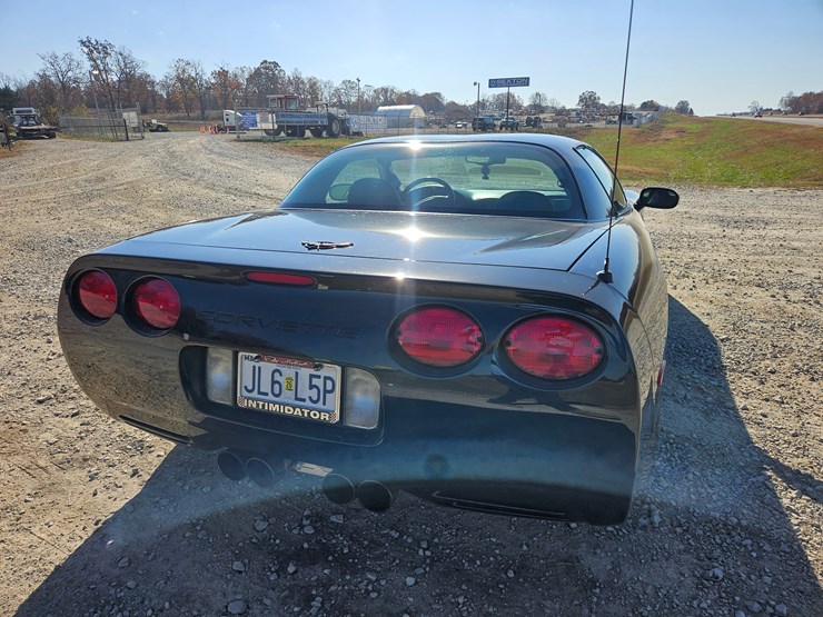 #22774-•-2002-chevrolet-corvette-z06-car-image-12
