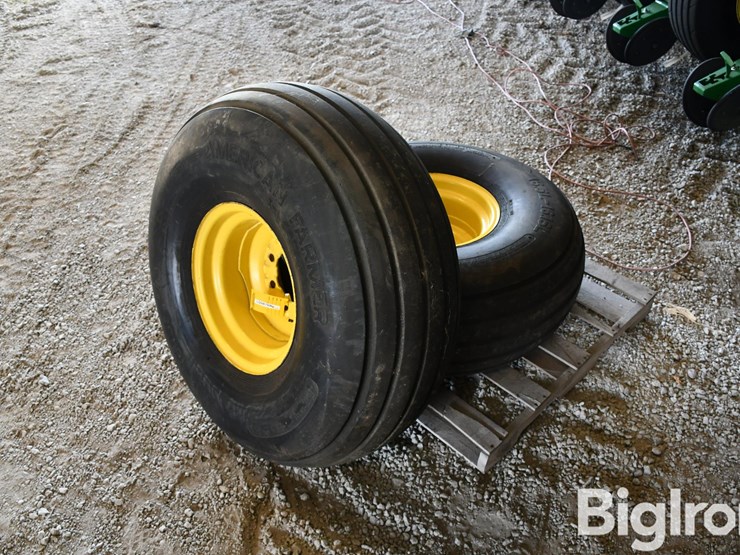 american-farmer-16.5l-16.1sl-tire-on-8-bolt-rims-image-1