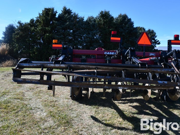 case-ih-870-7-shank-disk-ripper-image-16