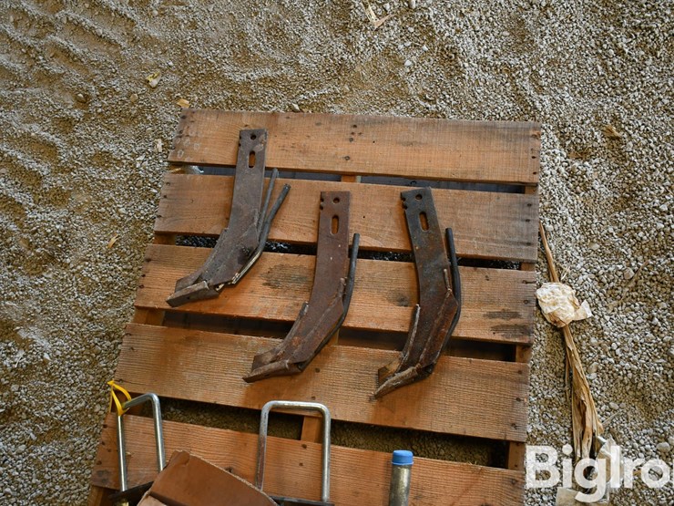 pallets-of-farm-support-image-14