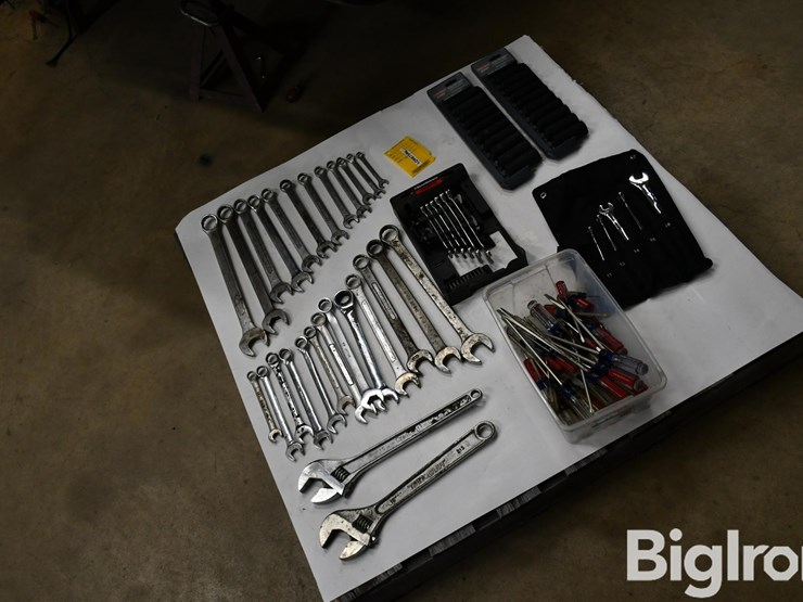 pallet-of-farm-support-image-5