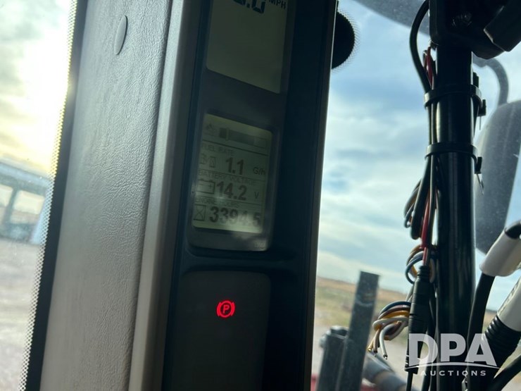 2020-case-ih-patriot-4440-image-64