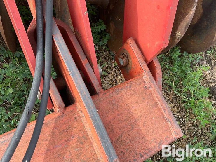 case-ih-3950-image-11