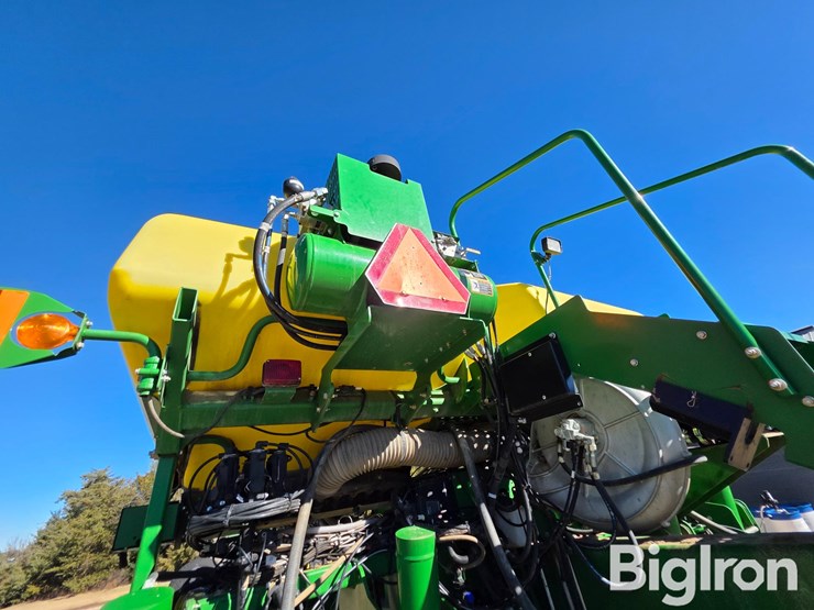 2013-john-deere-1770nt-ccs-image-18