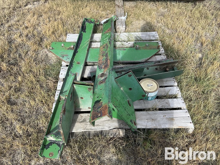 john-deere-4320-image-10