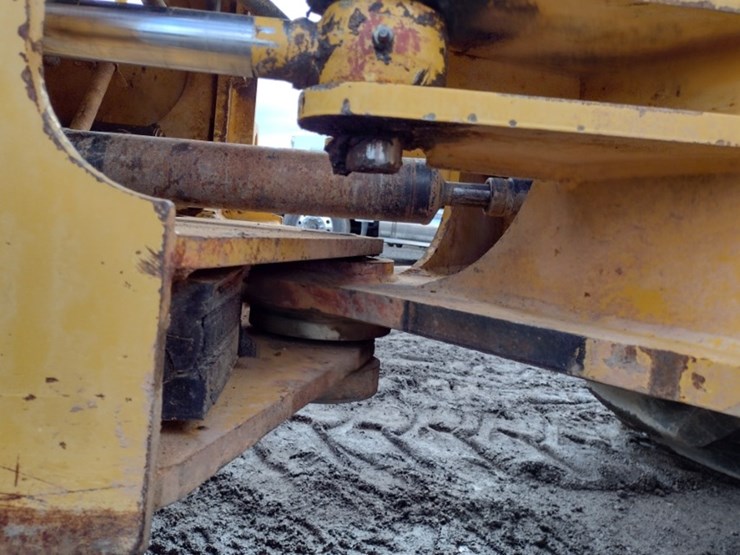 2003-deere-tc54h-image-31