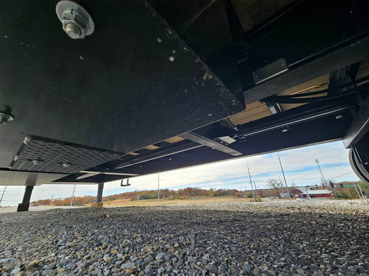 #22762-•-2025-ez-haul-32'-flatbed-trailer-image-48