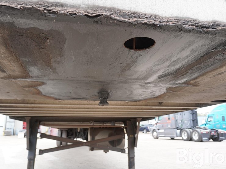 2016-utility-53'-image-10