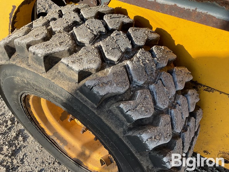 2014-gehl-r220-image-14