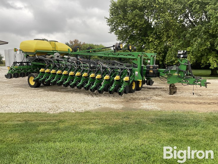 2012-john-deere-db60-image-3