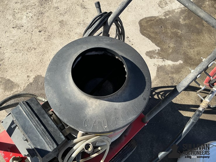 hotsy-hc165l.1-pressure-washer-image-17