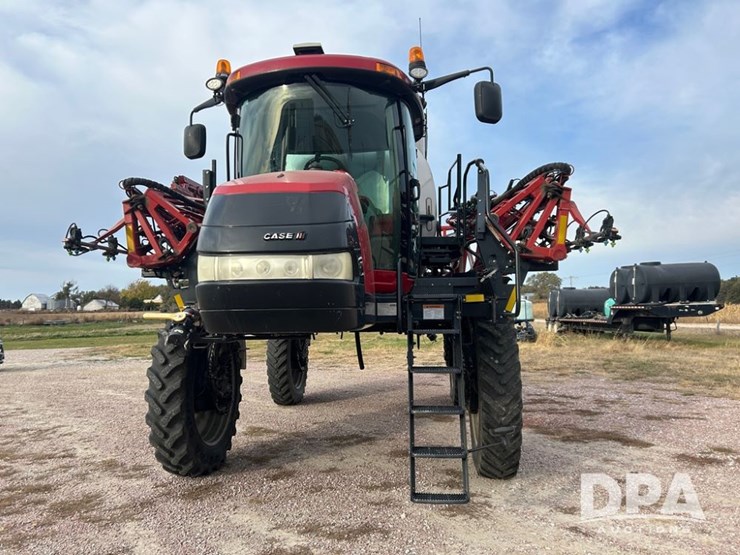2020-case-ih-patriot-4440-image-15
