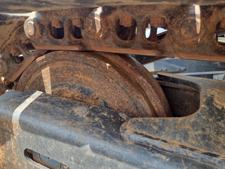 19-deere-135g-image-32