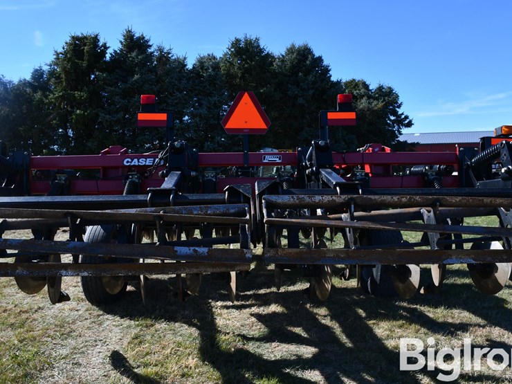 case-ih-870-7-shank-disk-ripper-image-17