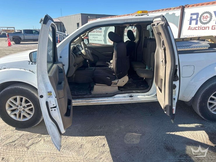 2015-nissan-frontier-image-23