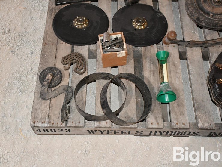 pallet-of-misc-parts-for-great-plains-no-til-drill-image-12