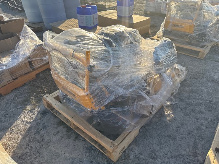 #27-•-unused-dewalt-dw33-walk-behind-zero-turn-mower-inv#32768-image-4