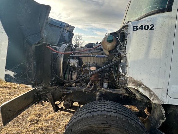 1991-white-gmc-truck-(dr12653-unit-402)-image-2