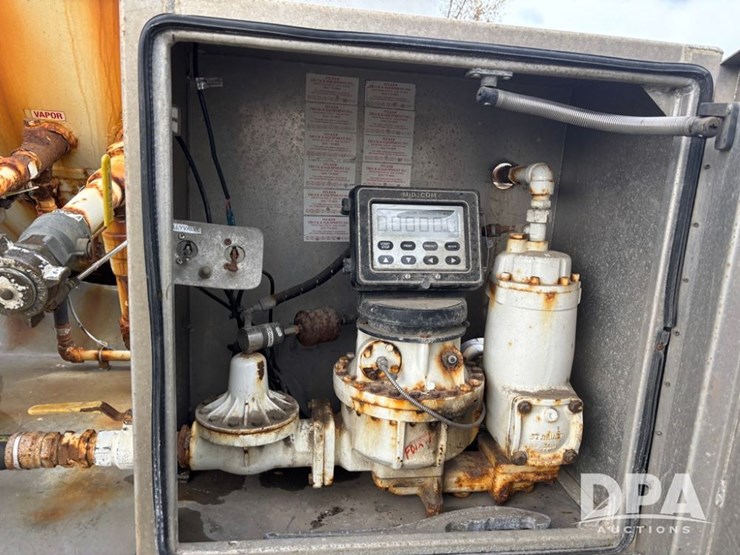 2010-freightliner-business-class-bobtail-truck-(dr12578-unit-221)-image-43