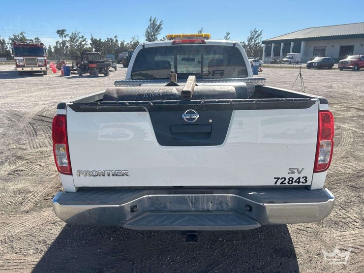 2015-nissan-frontier-image-29