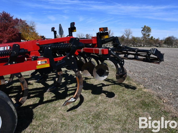 case-ih-870-7-shank-disk-ripper-image-14