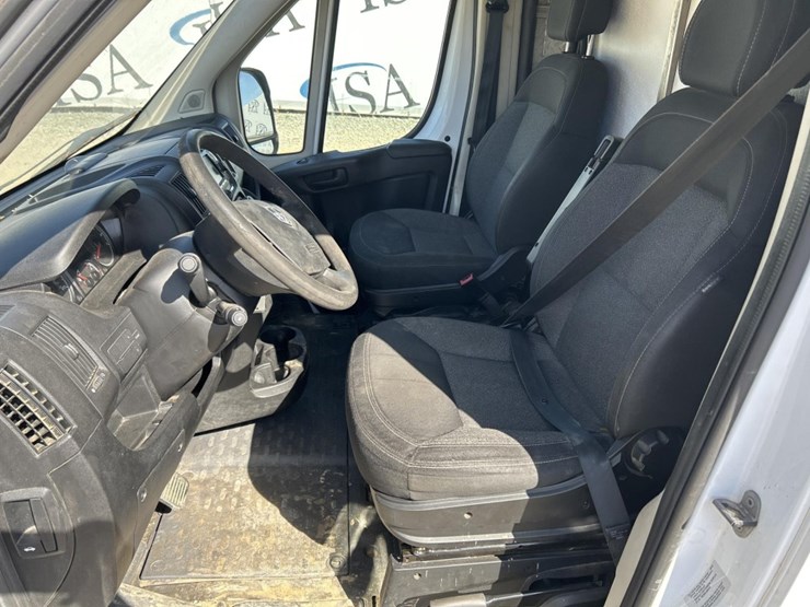 2016-ram-promaster-3500-image-24