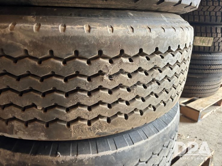 truck-tires-(dr12574)-image-7