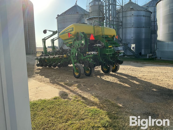 2008-john-deere-1770nt-ccs-image-7