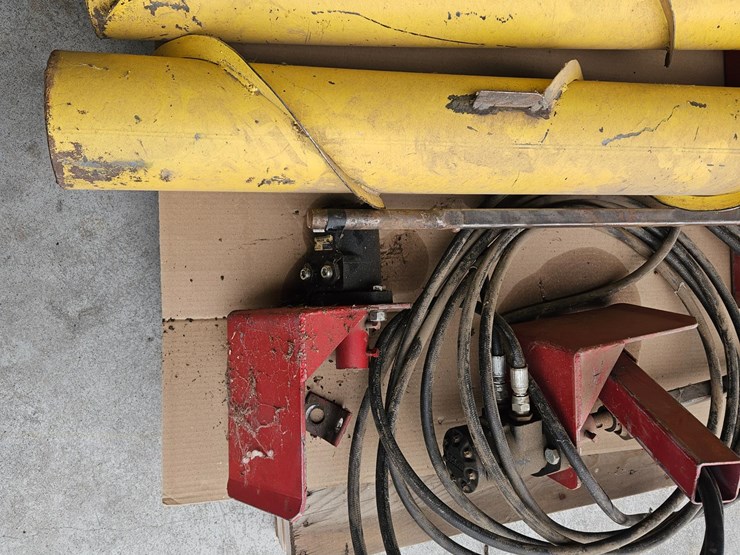 international-corn-head-roller-cones-image-12