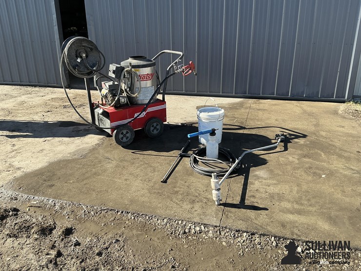 hotsy-hc165l.1-pressure-washer-image-1