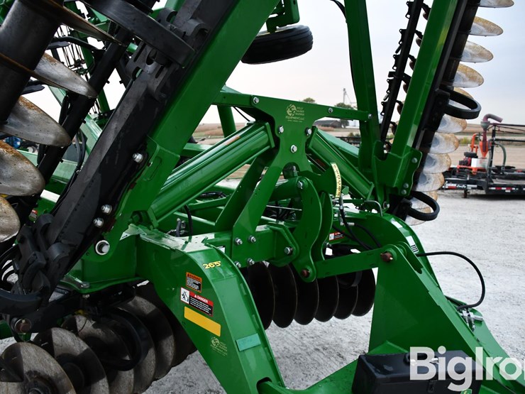 2015-john-deere-2623vt-image-19