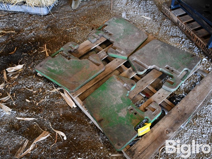 john-deere-suit-case-weights-image-3