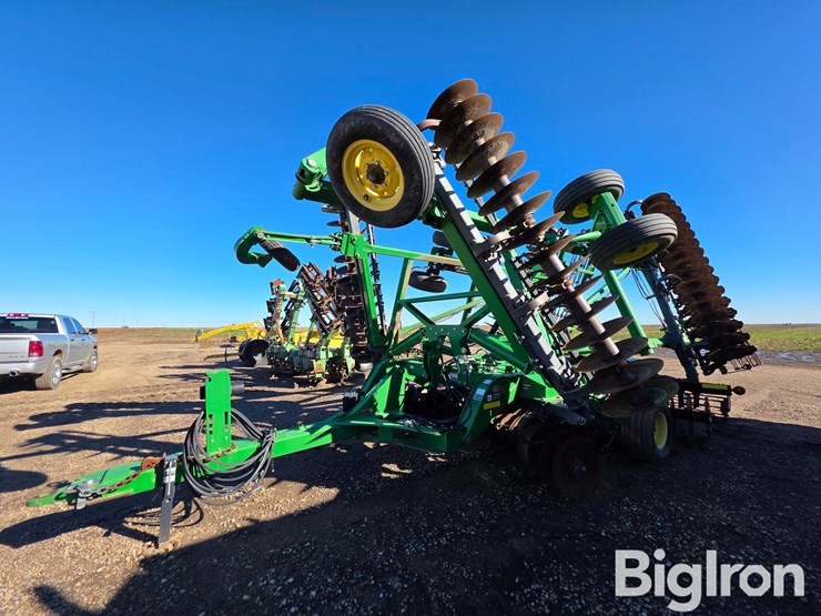 2013-john-deere-2623vt-image-1