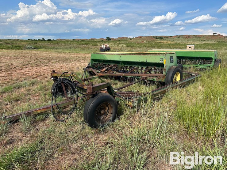 john-deere-8300-image-1