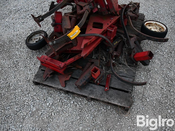 international-183-image-11