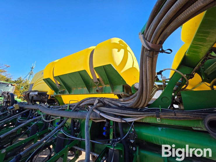 2013-john-deere-1770nt-ccs-image-19