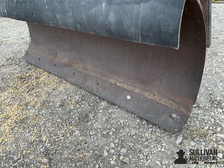 western-6’-skid-steer-mounted-snow-plow-image-9