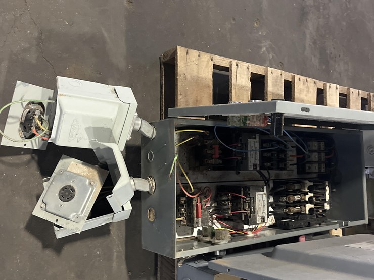 square-d-pump-panels-image-12