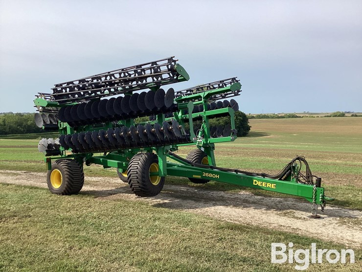 2019-john-deere-2680h-image-3