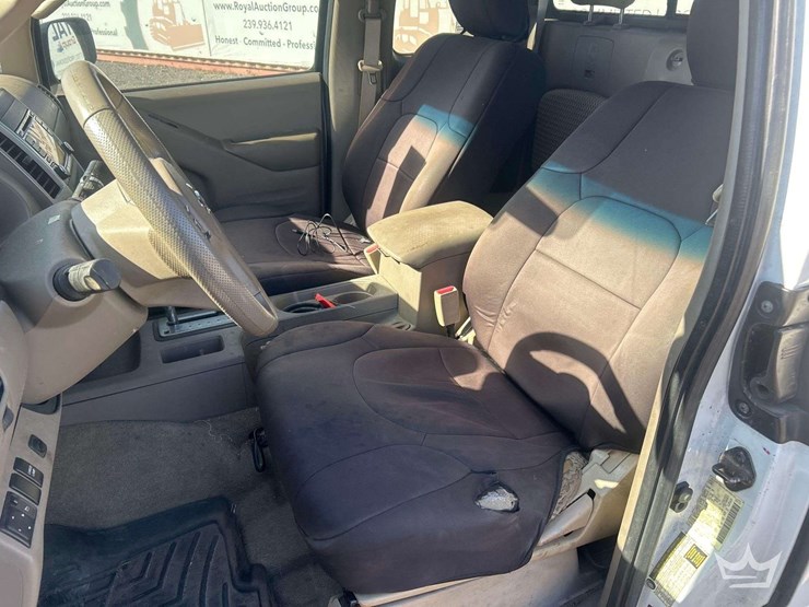 2015-nissan-frontier-image-19