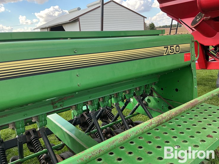 john-deere-750-image-17