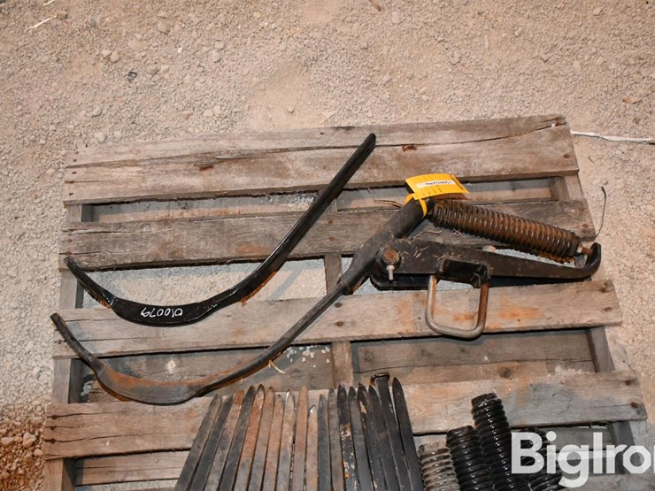 pallet-of-landoll-misc-parts-image-11