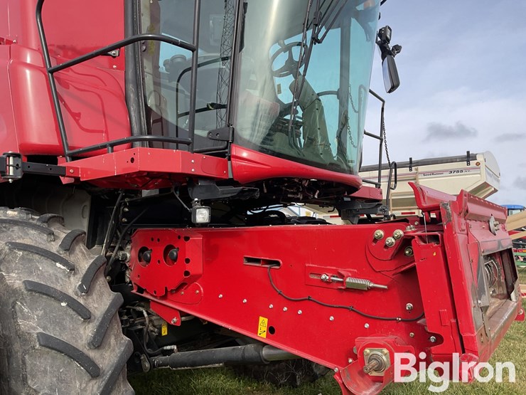 2016-case-ih-8240-image-18