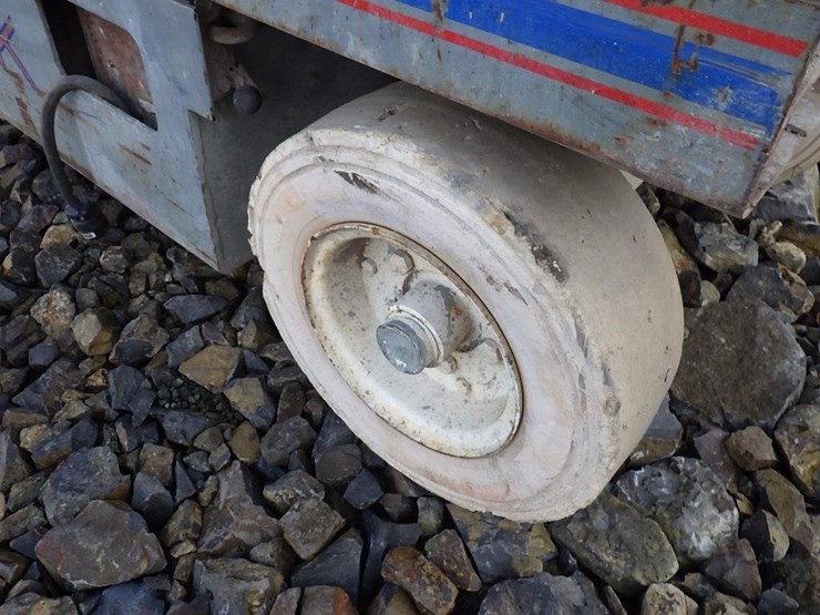 1995-skyjack-sjiii3220-image-13