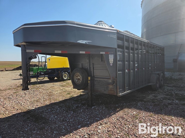 2004-titan-trailer-image-1