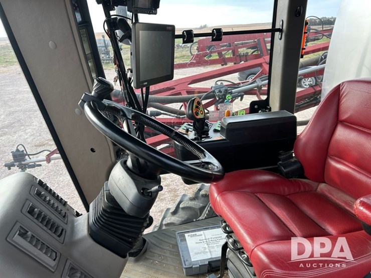2020-case-ih-patriot-4440-image-58