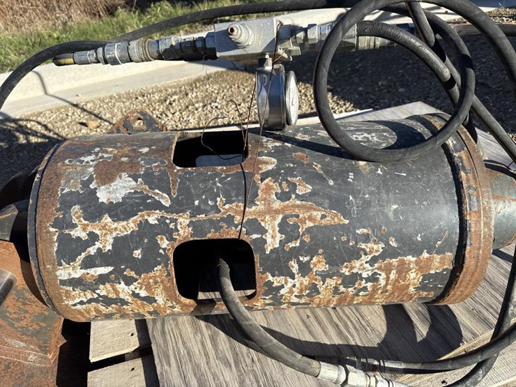 #3298-•-intric-grout-pump-image-6