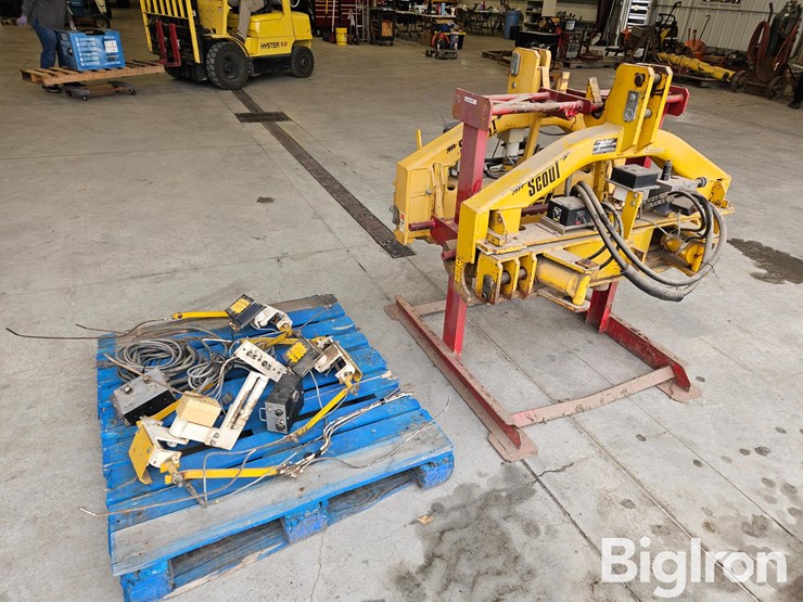 buffalo-scout-i-&-ii-guidance-systems-on-steel-holding-rack-image-2