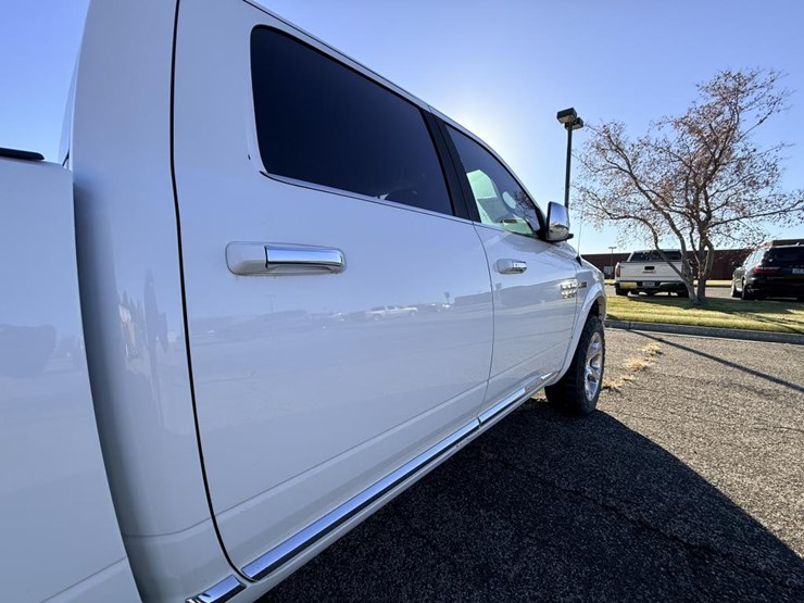 2016-dodge-1500-image-14